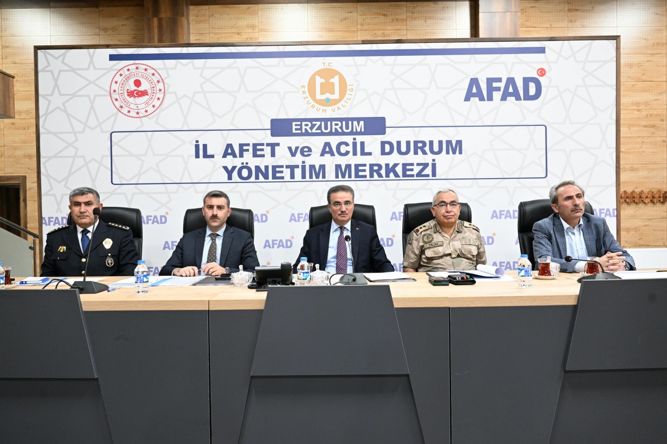 Erzurum’da sokak hayvanlarını beslemeye yasak geldi!