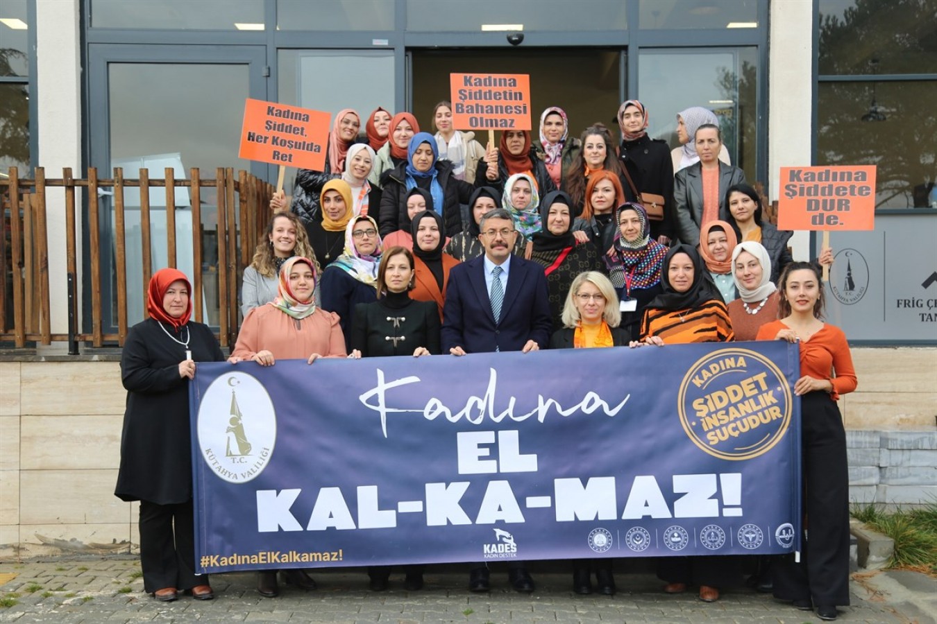 Kadına karşı şiddete “dur” dedi;