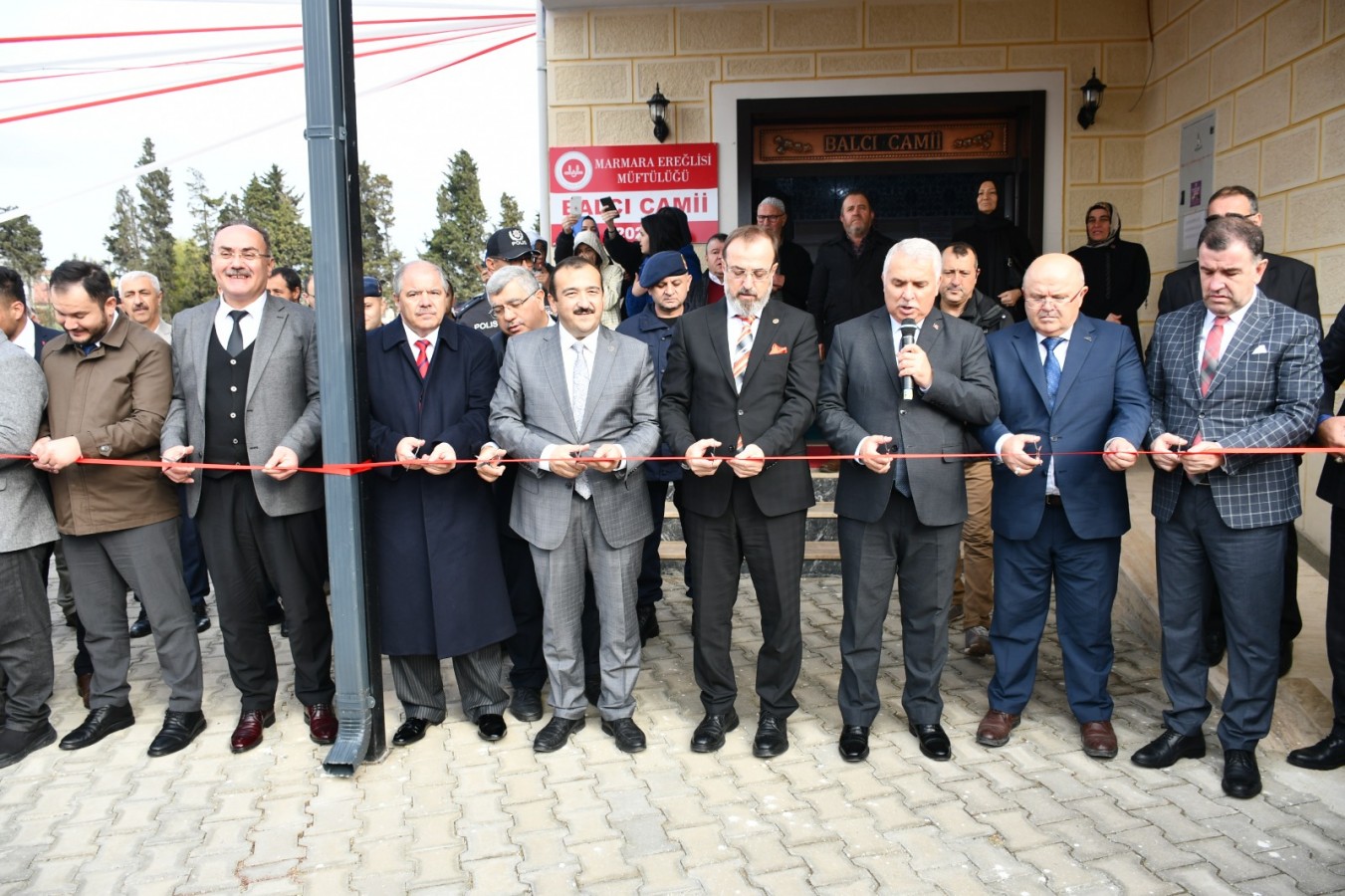 Hayırsever Balcı’nın yaptırdığı camiyi açtı;