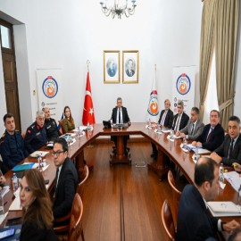 Vali Şahin, vatandaşları dikkatli olmaya davet etti: "Tüm ekiplerimiz teyakkuz halinde"