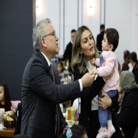 Koruyucu aileler ve çocuklarla iftar bereketini paylaştılar
