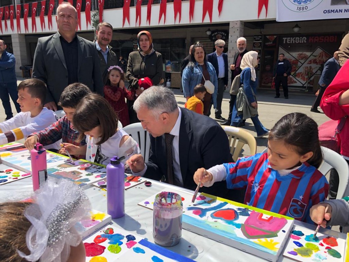 Hayallerini tuvale aktardılar;
