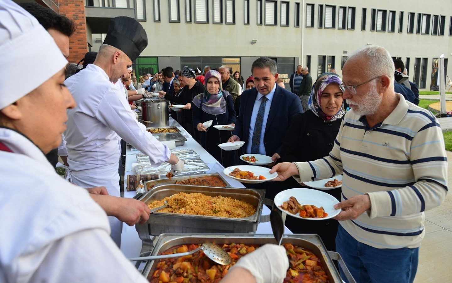 "Zor günler geçici, kardeşliğimiz baki"