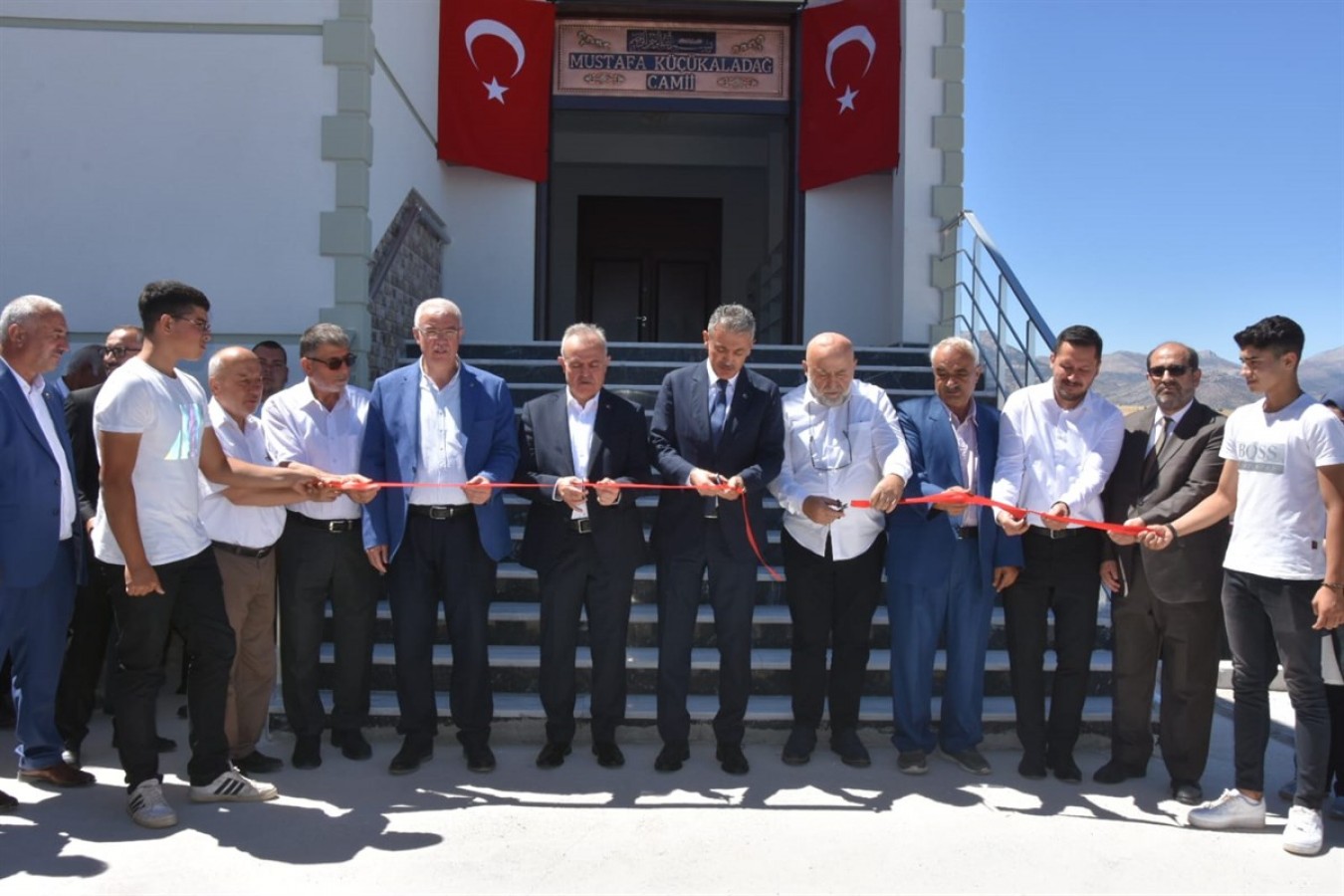 ‘Camide genç yoksa endişe duymalıyız’;