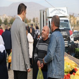 Kaymakam İmrak, pazar esnafının nabzını tuttu