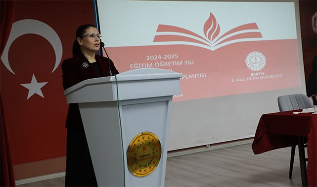 Vali Arslan, rehber öğretmenlerle bir arada: ''Öğrencilerin gelişimine büyük katkı sağlıyor''
