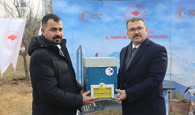 Iğdır’da arıcılığa altın dokunuş: Bin 80 kraliçe ana arı kovanı üreticilerle buluştu