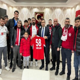 Kaymakam Algın'a, eski görev yerinden anlamlı jest