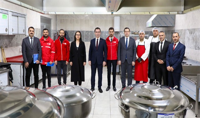 Günde 4 bin kişiye sıcak yemek hizmeti!