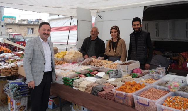 Çarşamba pazarı esnafına bereketli kazançlar diledi