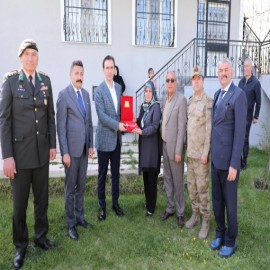 Validen, şehit ailesine vefa