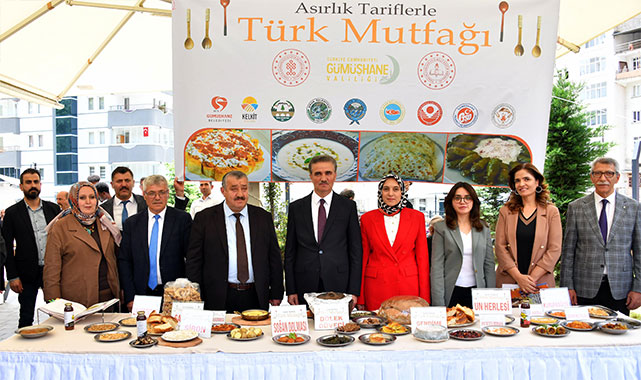 ''Sofra sadece yemek yenilen bir yer değil, sevginin muhabbetin merkezidir'';