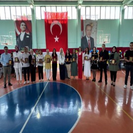 Altıntaş’ta "Okuyan Nesil Projesi" ödül töreni gerçekleştirildi