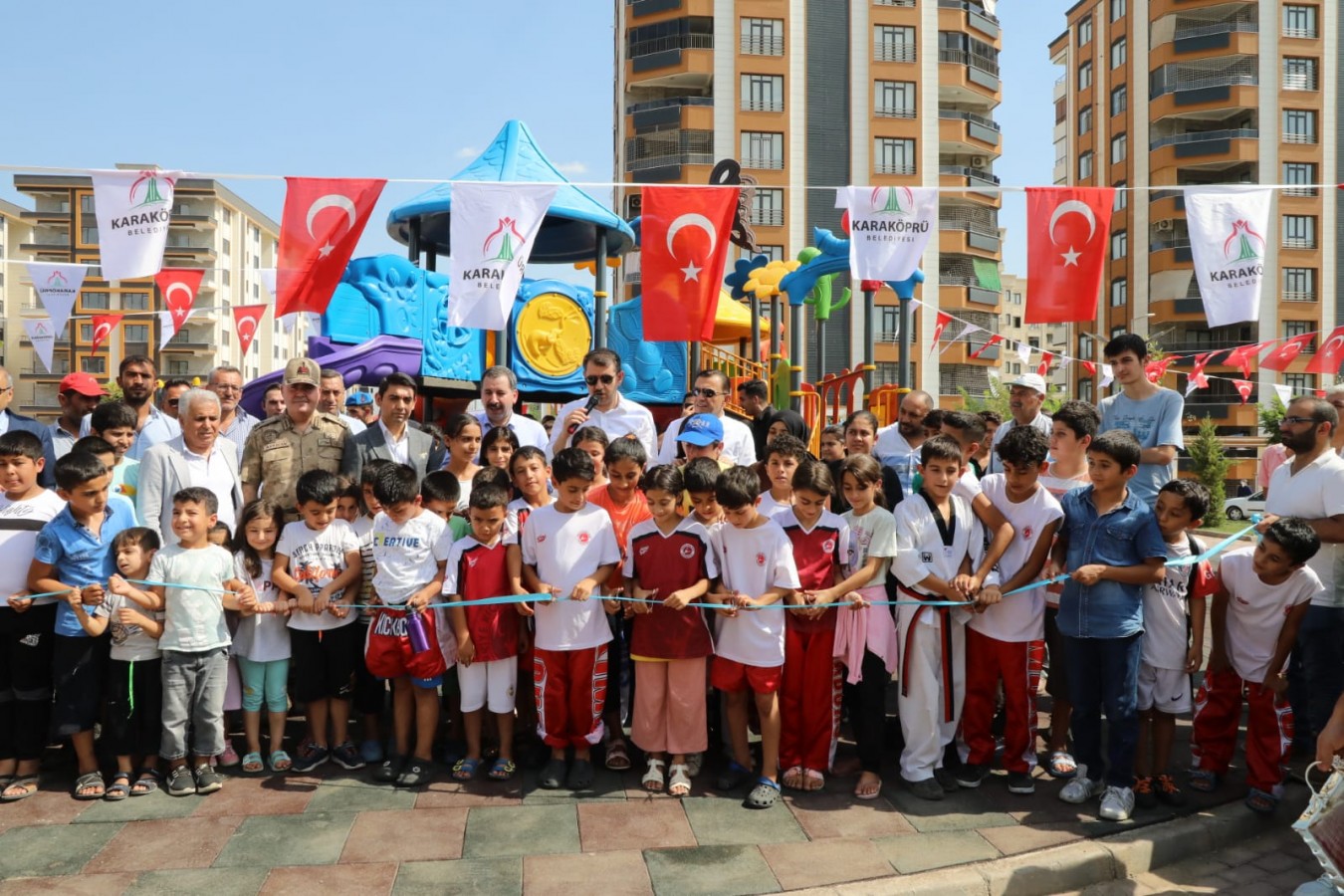“Her zaman gençlerin yanındayız”