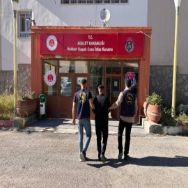 Hakkari jandarmasından aranan şahıslara operasyon!