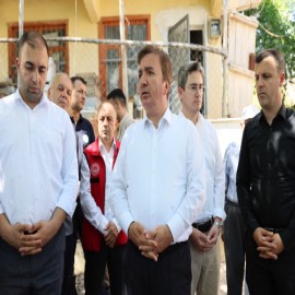 Vali Aydoğdu Kışlacık’ta yangınzedeleri yalnız bırakmadı