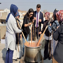 Kaymakam Kaya, Midyat’ın meşhur tatlısı için kolları sıvadı