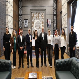 Yabancı gönüllüler Vali Çelik’i ziyaret etti