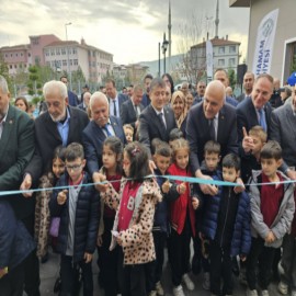 "Geleceğimizi aydınlatmak için hep birlikteyiz"