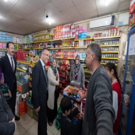 ‘Bakkal Kart’ projesi ihtiyaç sahiplerini de bakkalları da mutlu etti