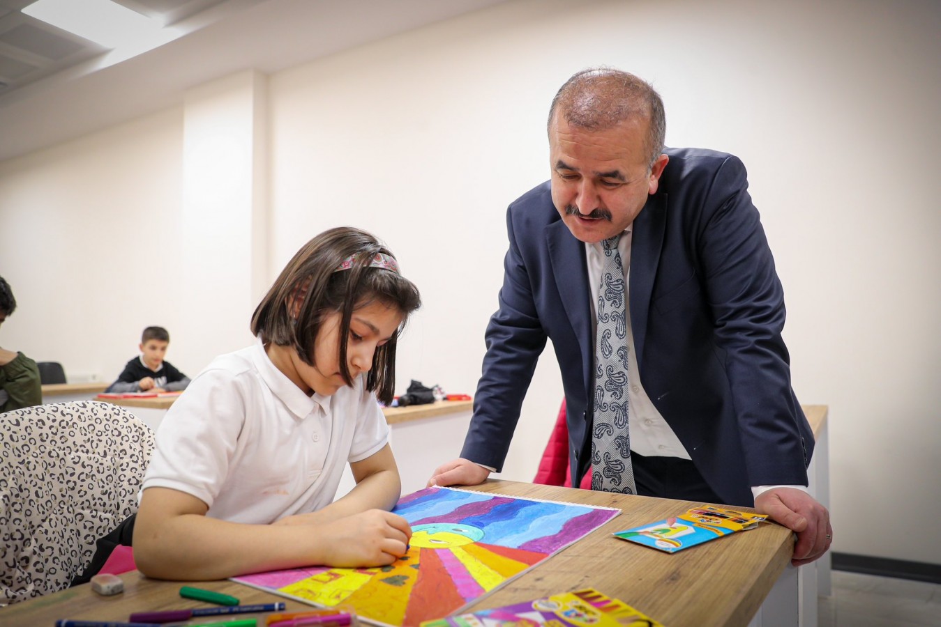 Bir kütüphaneden fazlası;