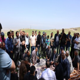 Ağrı Dağı’nın eteklerinde vatandaşı dinledi