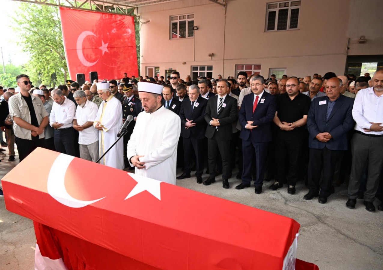 Orhan Ayaz
