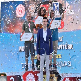 Şehit Kaymakam Safitürk anısına yamaç paraşütü yarışması