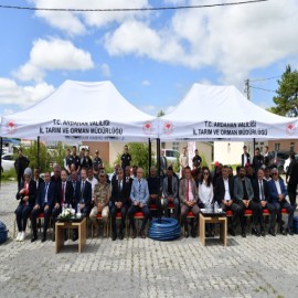 Ardahan’da üreticiye destek: Meralara 225 sıvat ve 22 bin 500 metre kangal boru