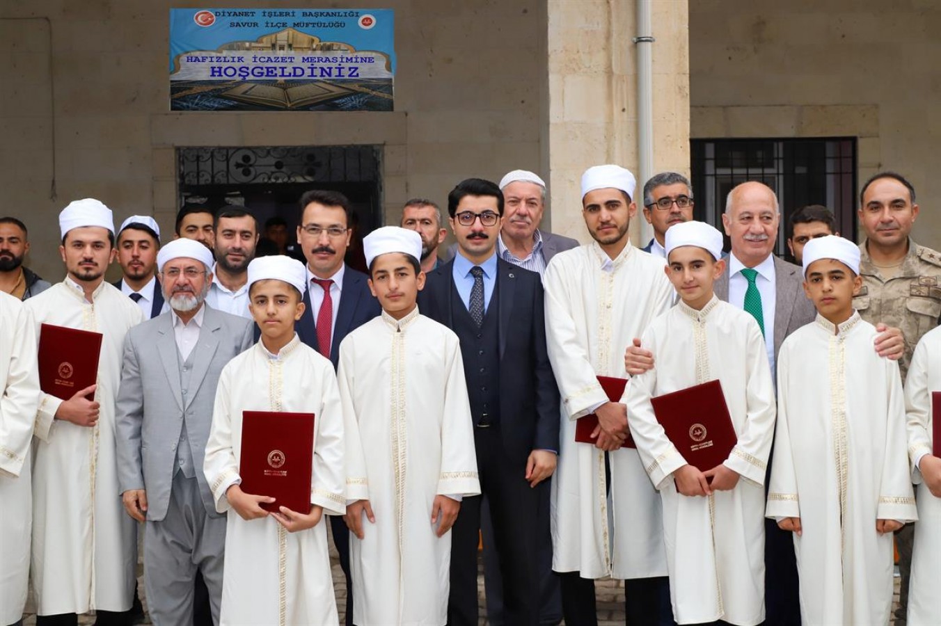8 yeni hafız törenle icazet belgelerini aldı