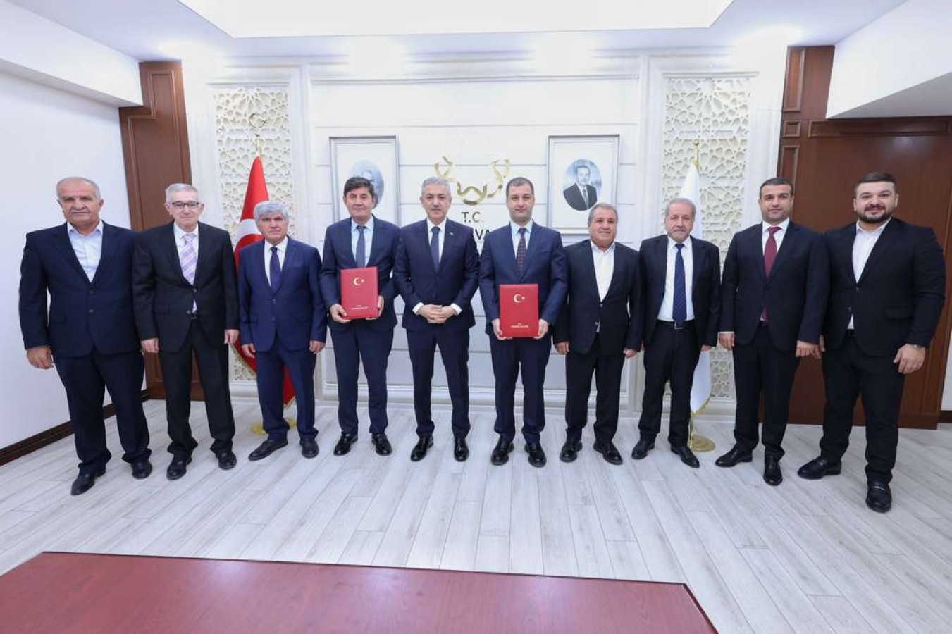 Hayırsever iş insanı Ömer Özel'den Nusaybin'e dev eğitim desteği;