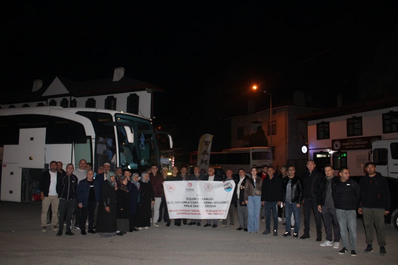 İskilip'te şehit yakınları ve gaziler Çanakkale'ye uğurlandı;