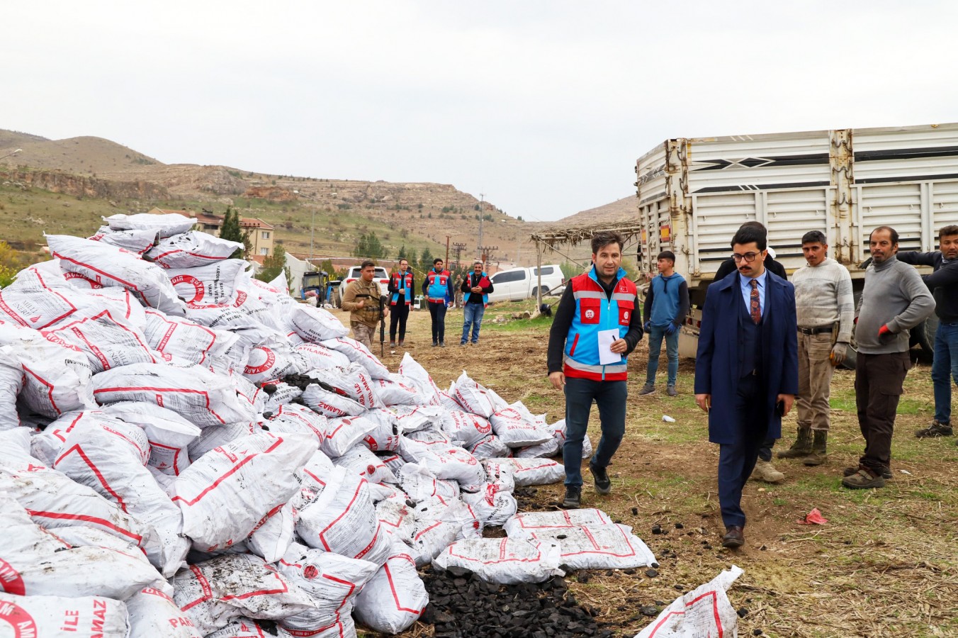İhtiyaç sahibi ailelere kömür yardımı bu yıl da sürecek;