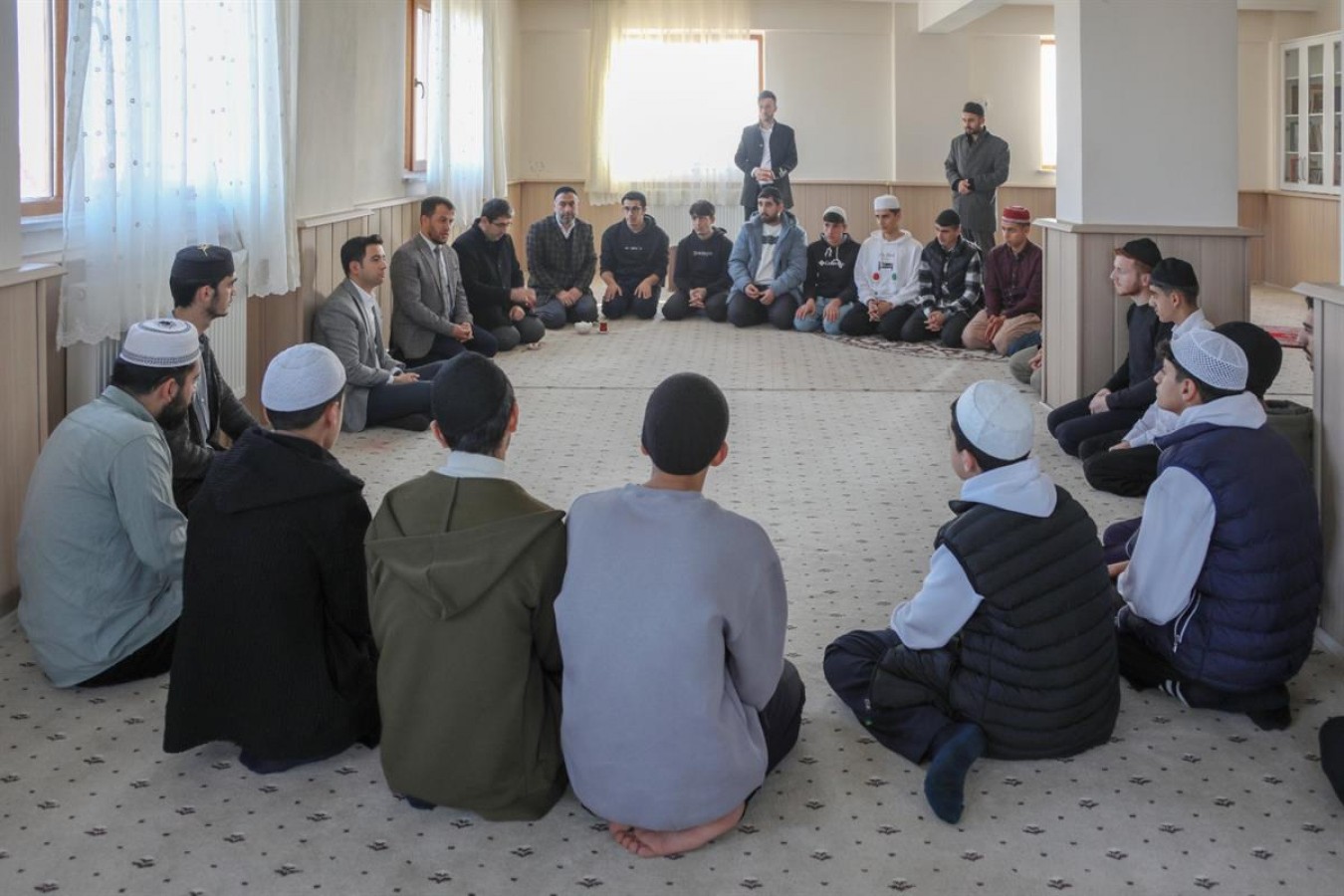 Kur’an kursu öğrencileriyle buluştu;