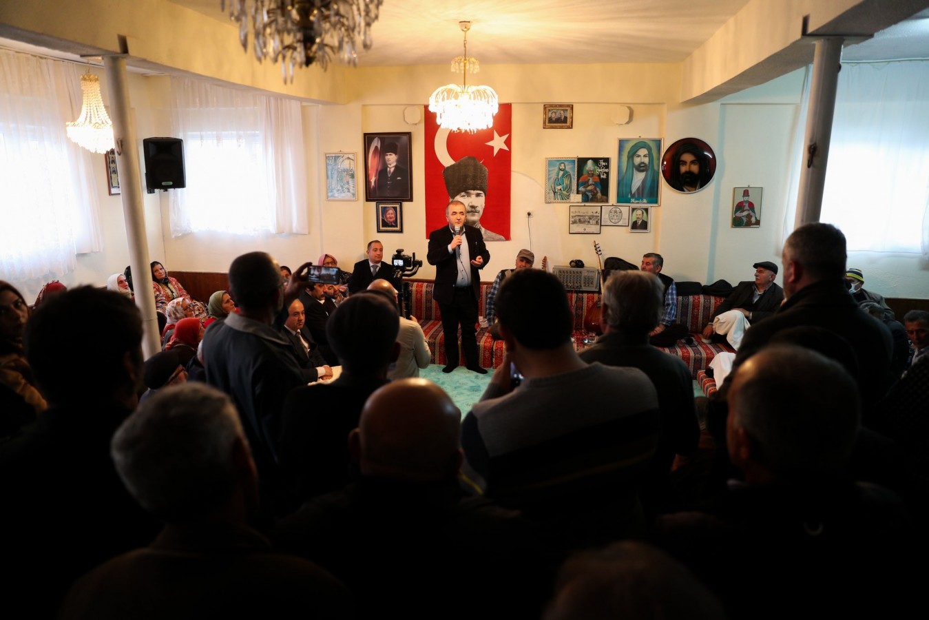 Canlarla Cem’e katıldı;
