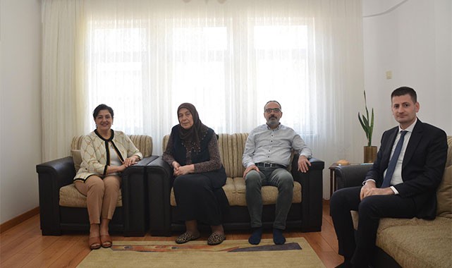 Vali Yavuz'un eşinden şehit ailelerine ziyaret: Devletimiz her zaman yanınızda