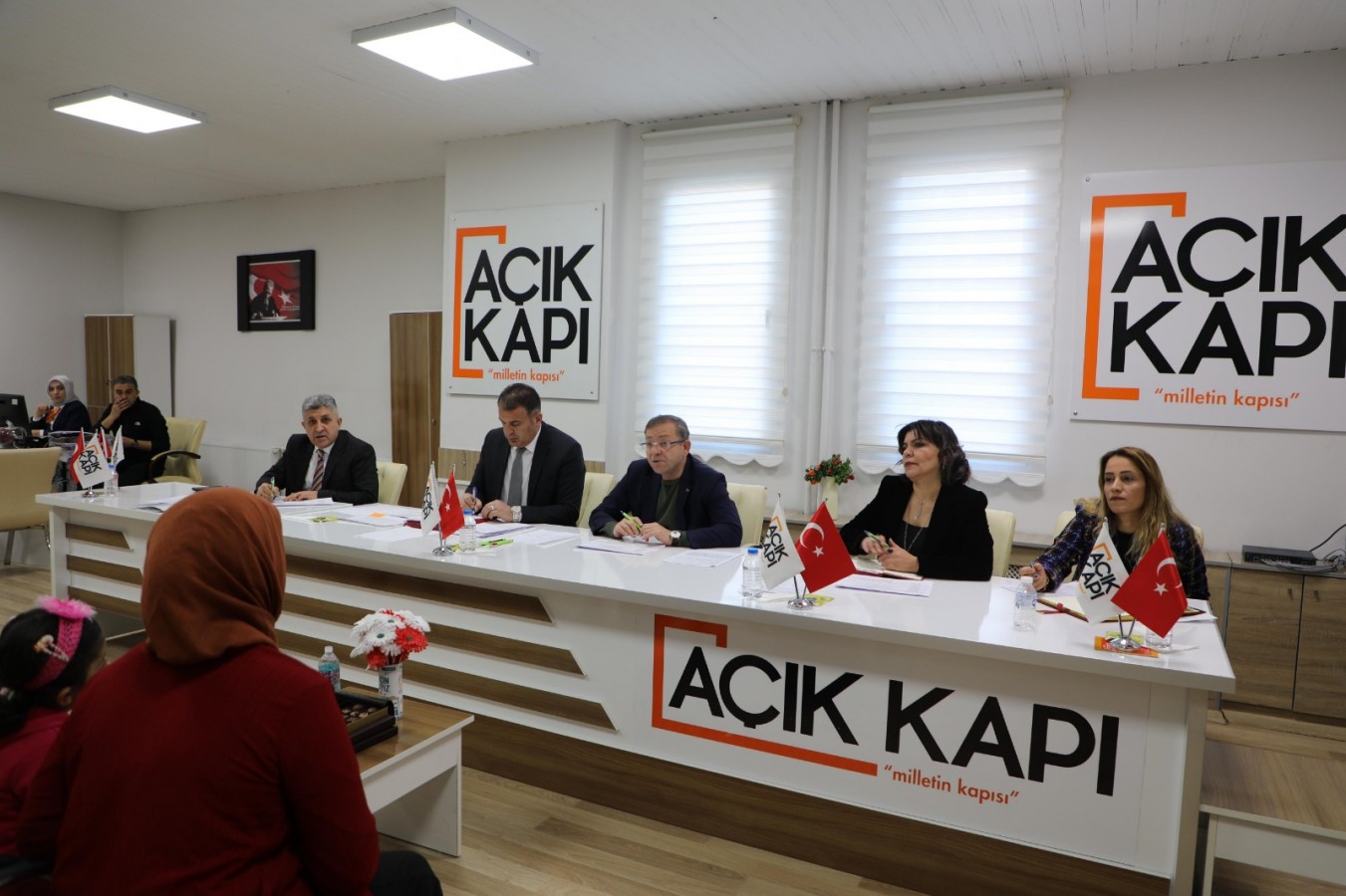 Açık Kapı'da vatandaşları ağırladı