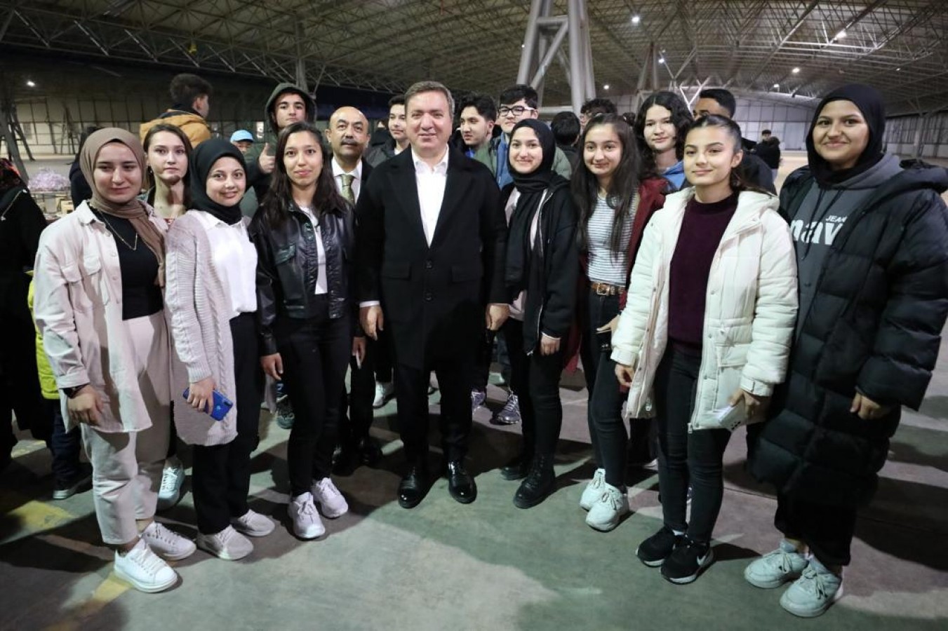 Gençlerle ‘Gönül Sofrası’nda buluştu;