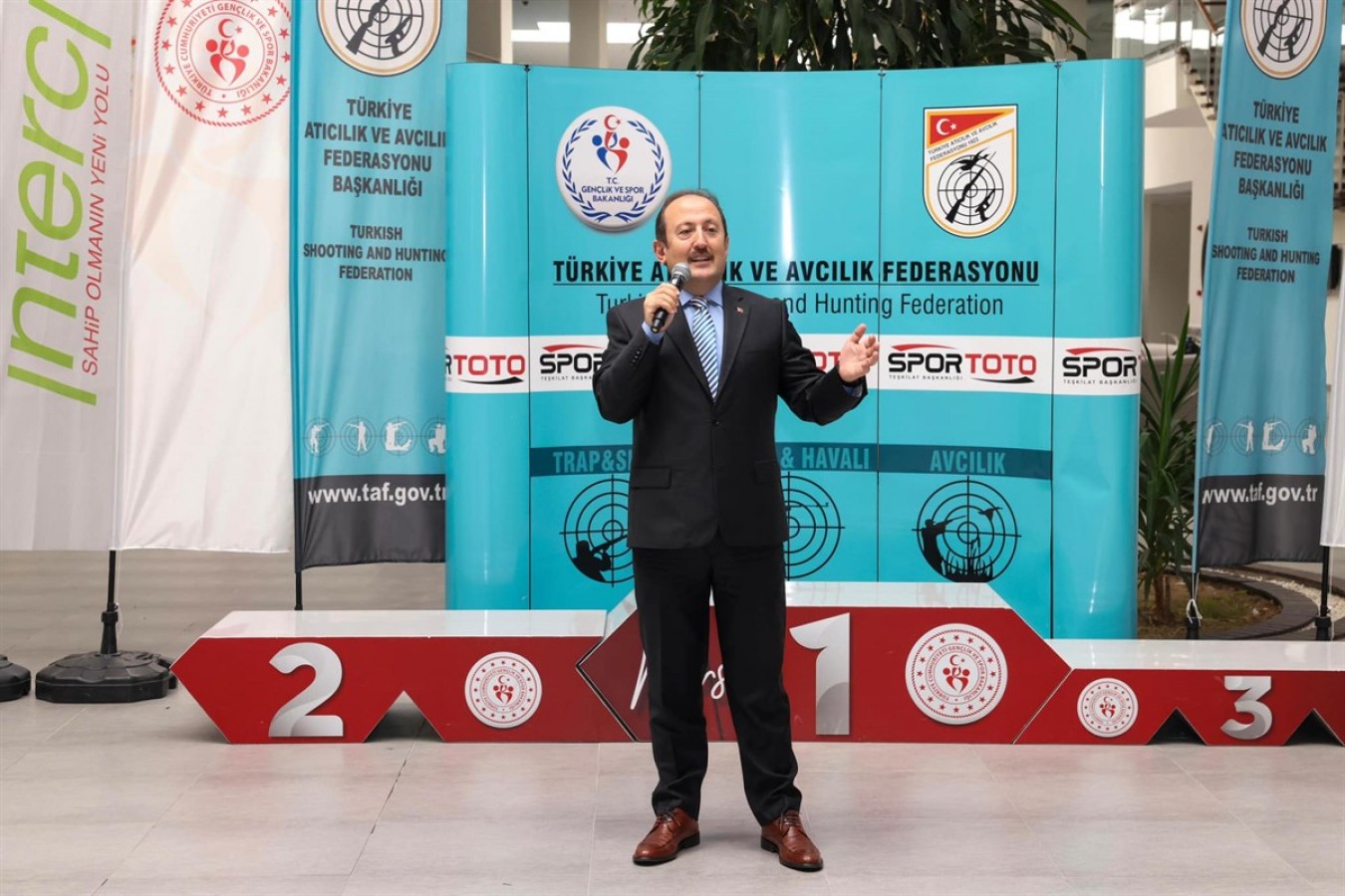 "Mersin, Akdeniz'de bir yıldız gibi parlıyor"