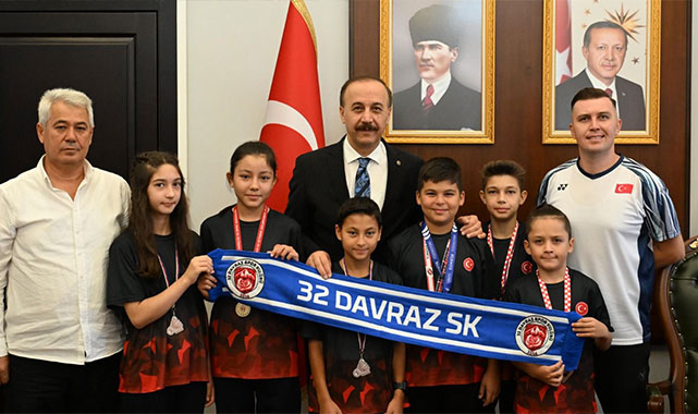 ''Kıymetli evlatlarımız, azim ve disiplinleriyle geleceğe umutla bakmamıza vesile oluyor'';