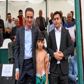 Tortum 136. Uluslararası Karakucak Güreşleri'nde 600 pehlivan er meydanına çıktı