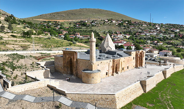 Divriği Ulu Camii'nin ses mucizesi belgesele konu oluyor!;