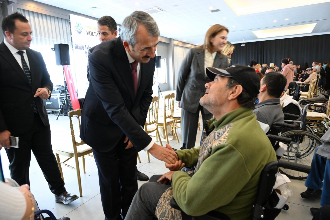 "Engelli kardeşlerimiz bizim bir yanımız";