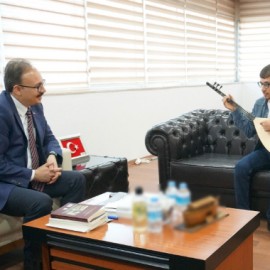 Birlikte türkü söylediler