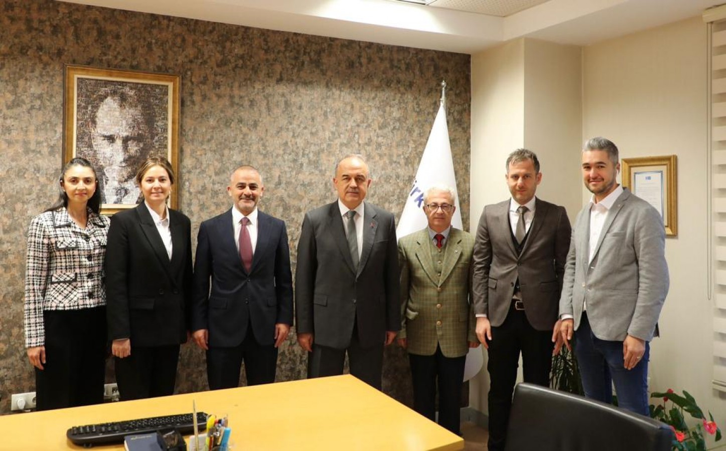 3 ayda 44 kurumu ziyaret etti