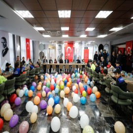 "Çocuklarımızın umutlarını yeşertmeye devam ediyoruz"