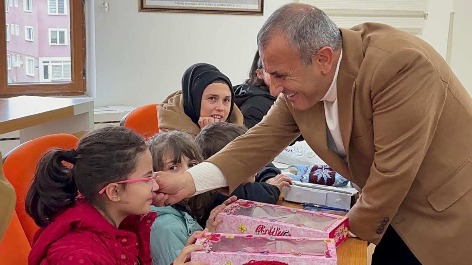 Devletin şefkatini gösterdi