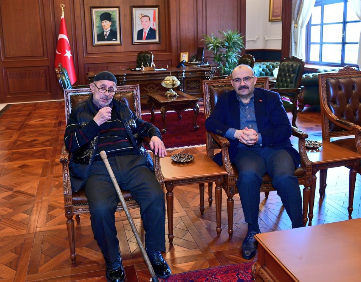 Emekli maaşından artırıp depremzedelere bağışladı;