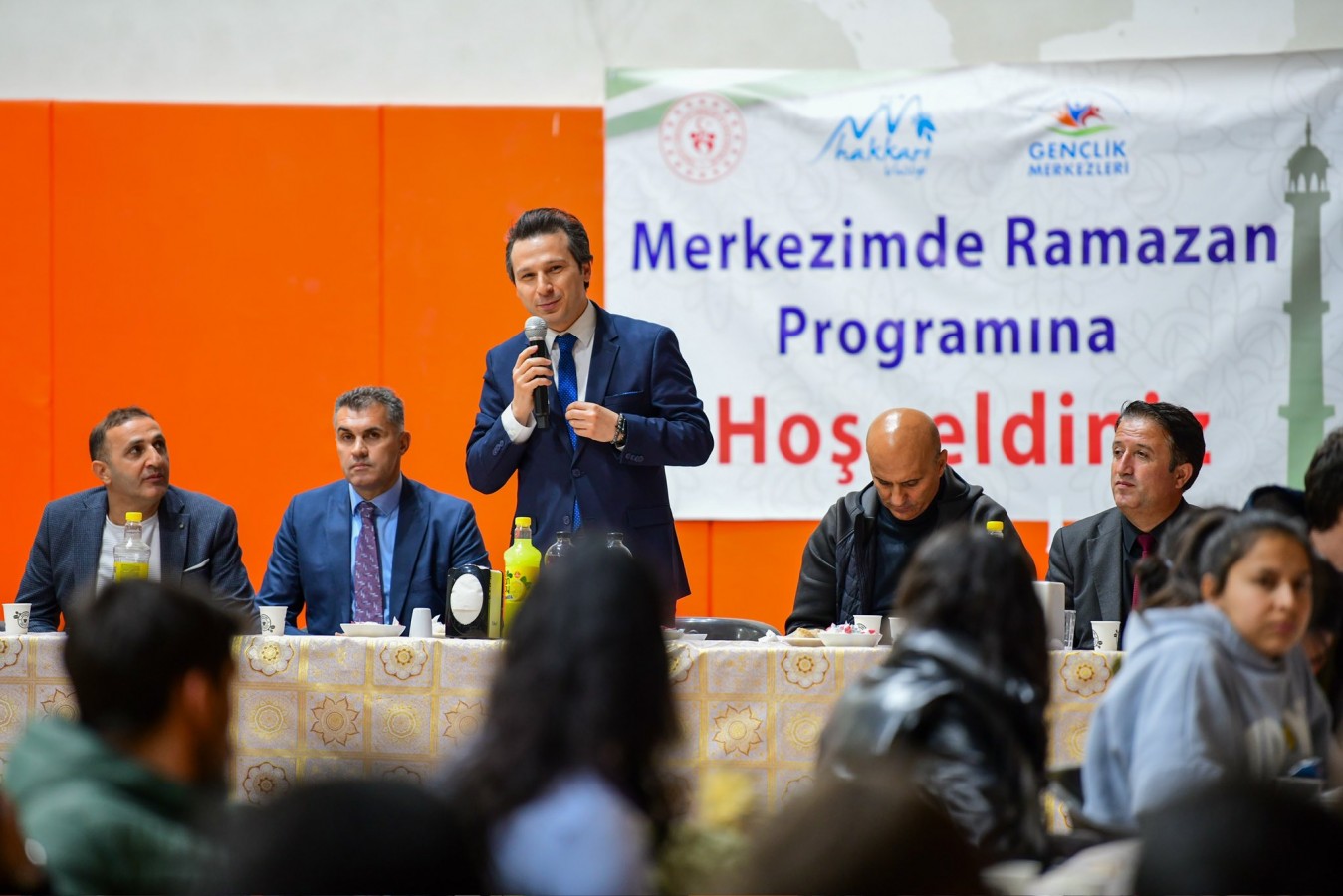 Hakkarili gençlerle iftar sohbeti;