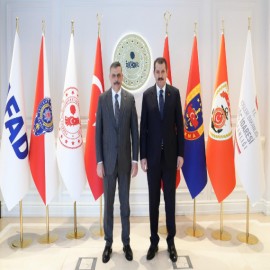 Salih Ayhan'dan, Bakan Çiftçi'ye ziyaret